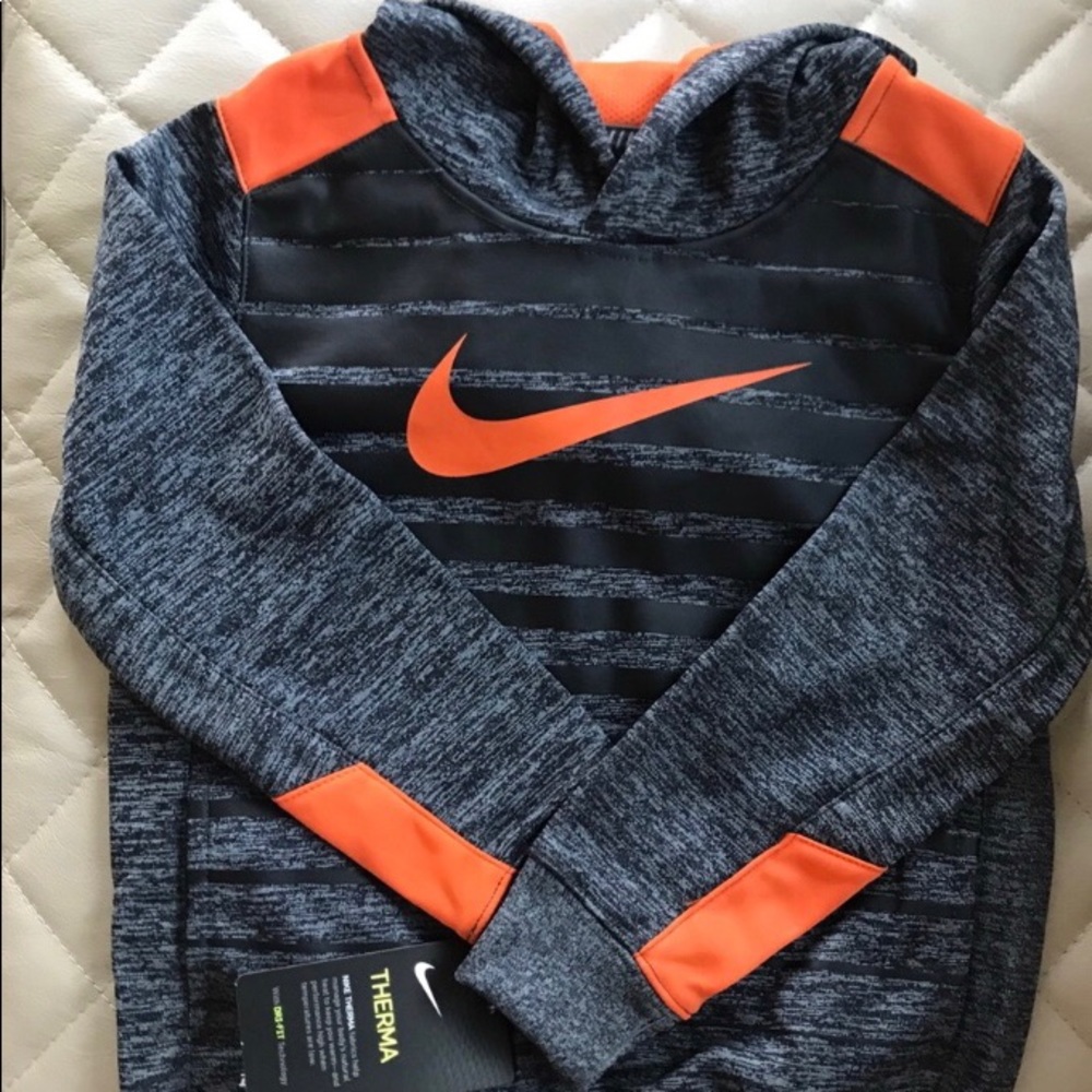 Nike new boys size 5 sweatshirt